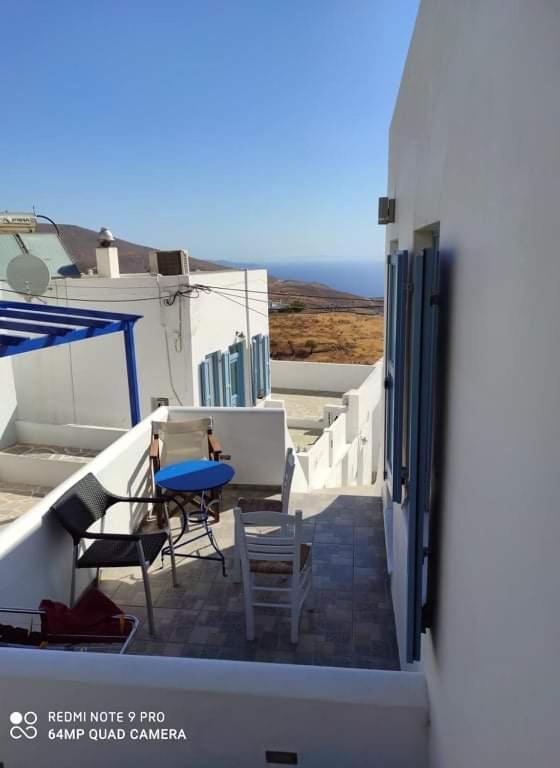 Anemoessa Studios Serifos Town Екстериор снимка