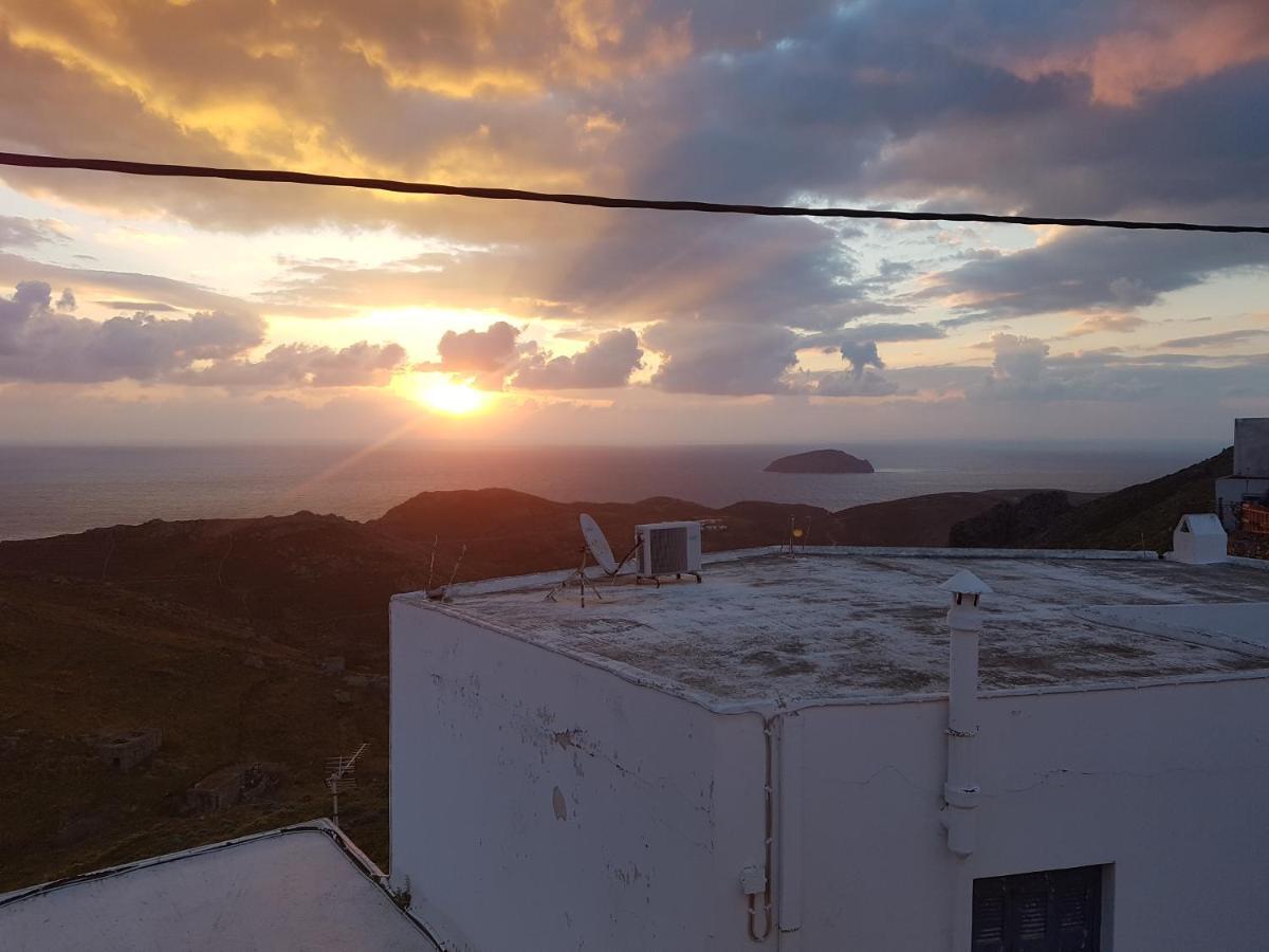 Anemoessa Studios Serifos Town Екстериор снимка